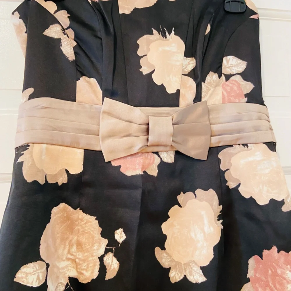 H&M Floral Satin-Like Strapless Mini Dress – Size 8, Black with Beige Bow